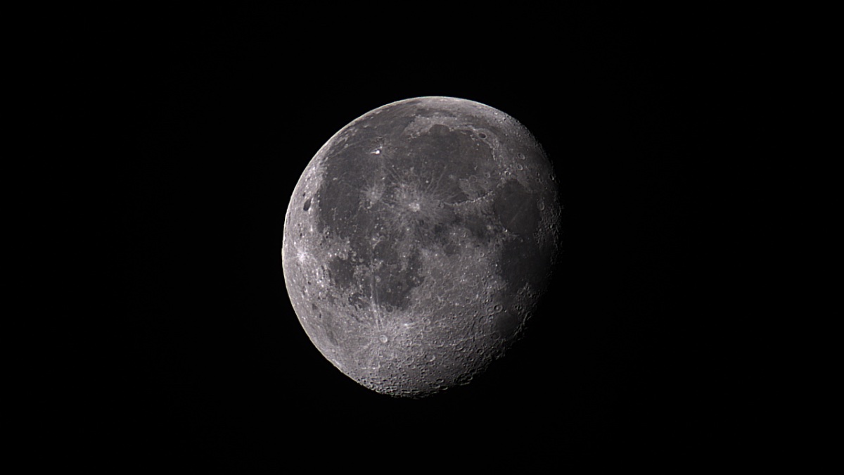Moon at night (02.08.2026) and day (04.08.2026), Amsterdam, Netherlands