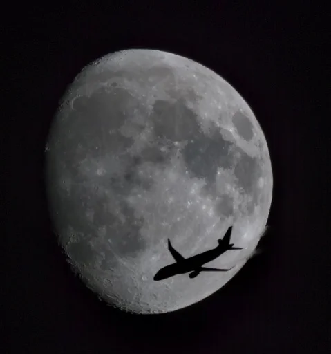 Moon and plane with Dwarf IIi