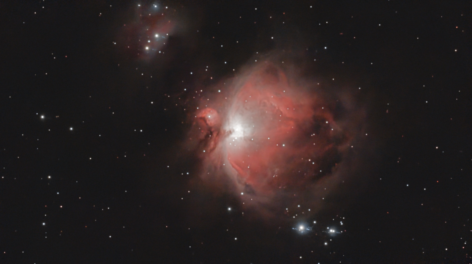 M 42   （Orion Nebula)