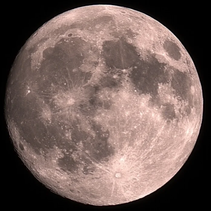 August full moon 🌝 cropped in stellar studio