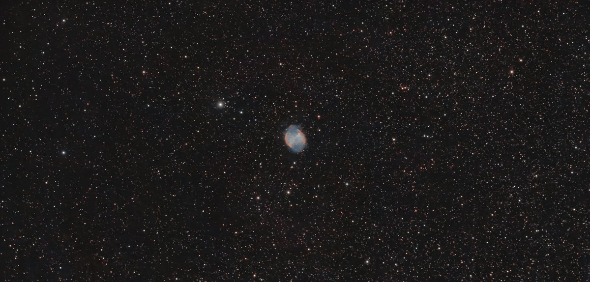 哑铃星云