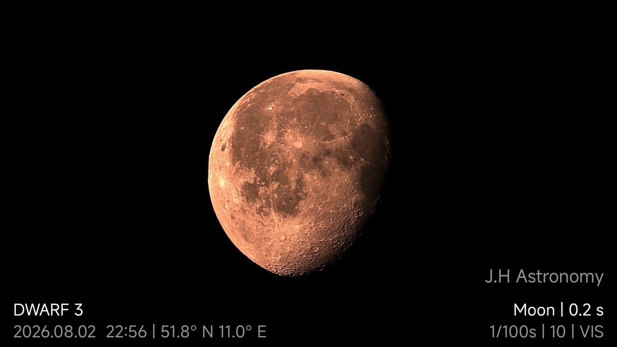 Tief stehender Mond