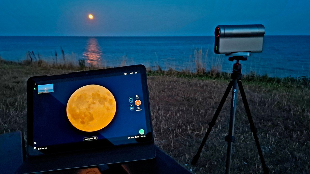 Wednesdays (29/07/2026) Buck Full Moon rising over the sea near Bexhill.
