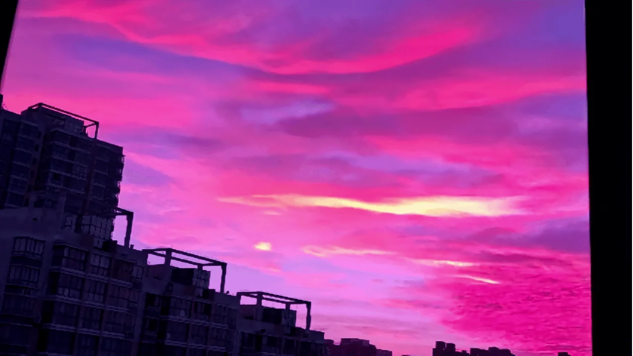 7月朝霞