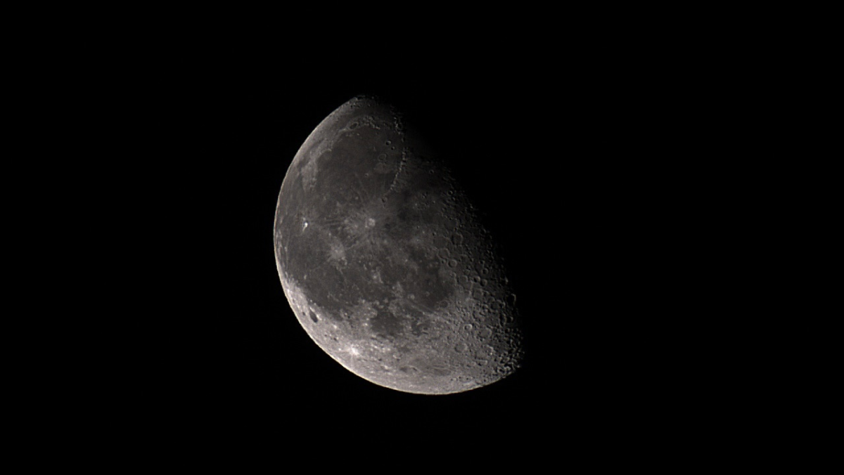 Moon 70%