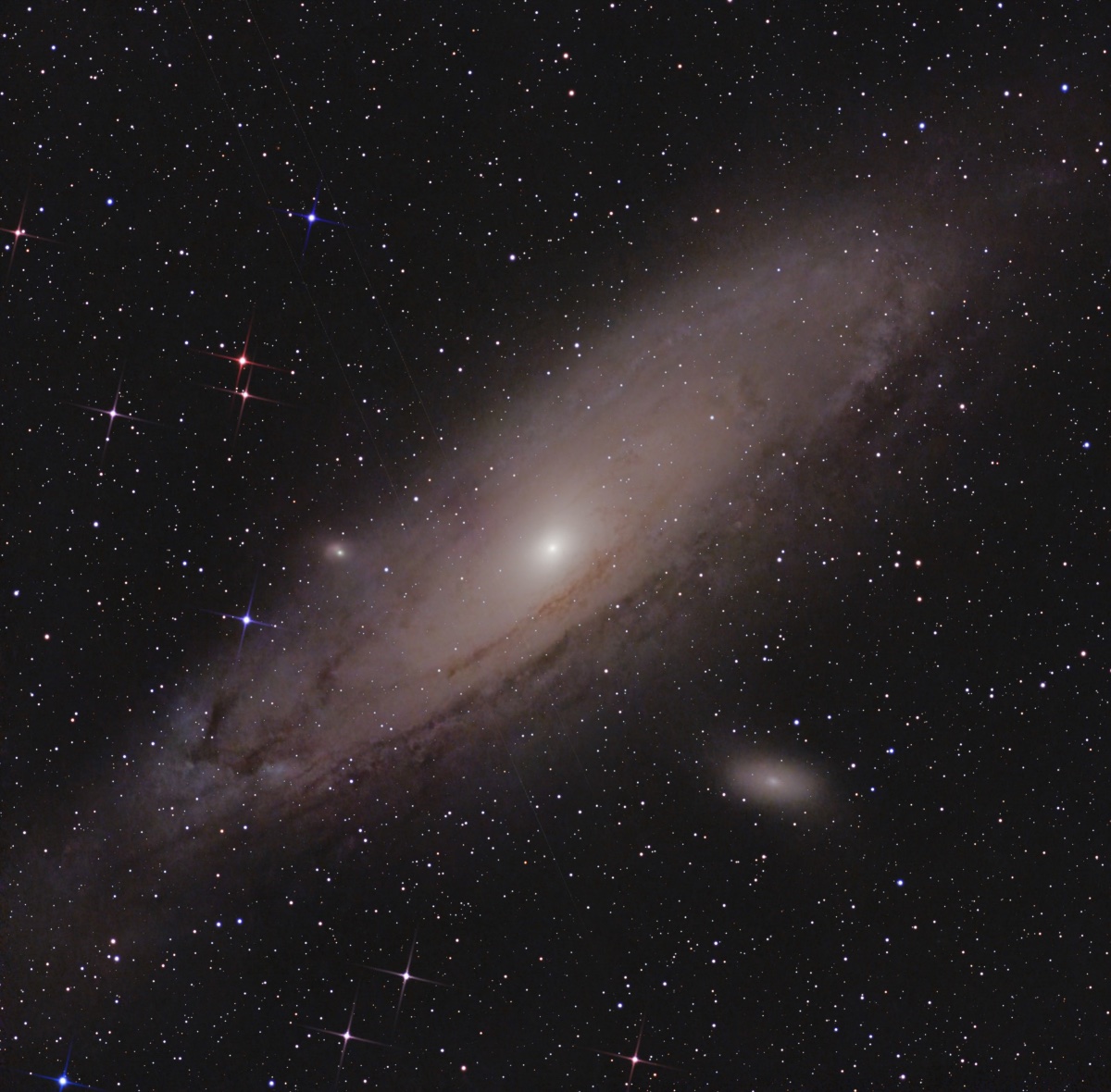 M31 Andromeda Galaxy, mosaic 4 ours in eq mode. 60 sec with gain 60
